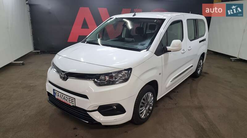 2021 toyota proace city verso