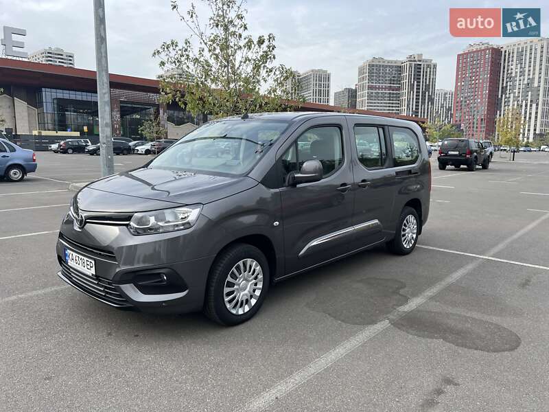 2021 toyota proace city verso