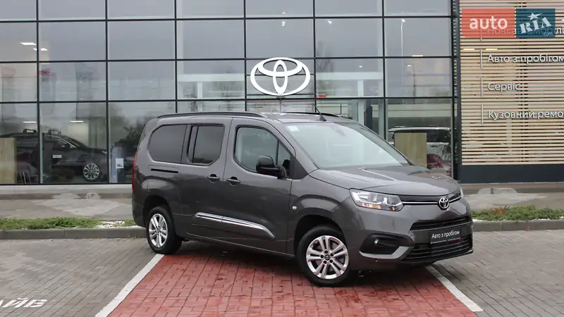 2023 toyota proace city verso