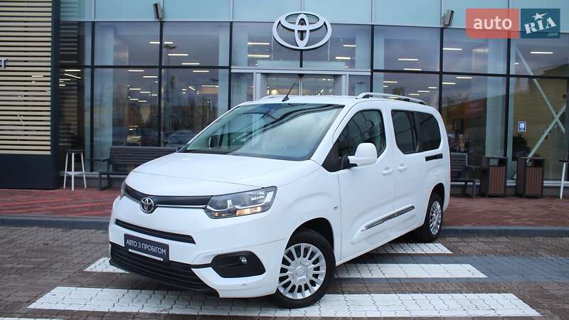2021 toyota proace city verso