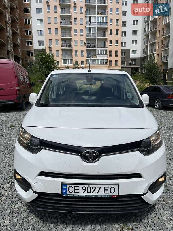 2021 toyota proace city verso