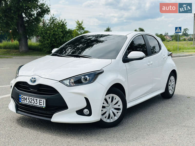 2022 toyota yaris