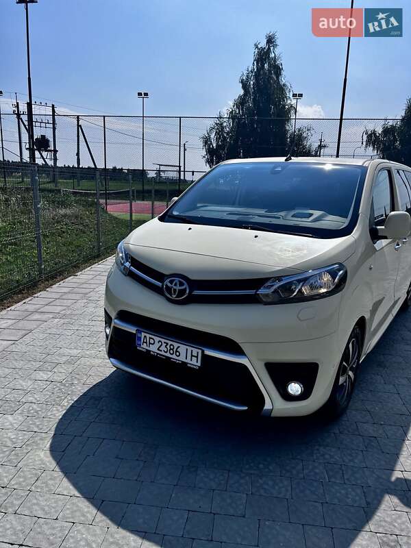 2018 toyota proace