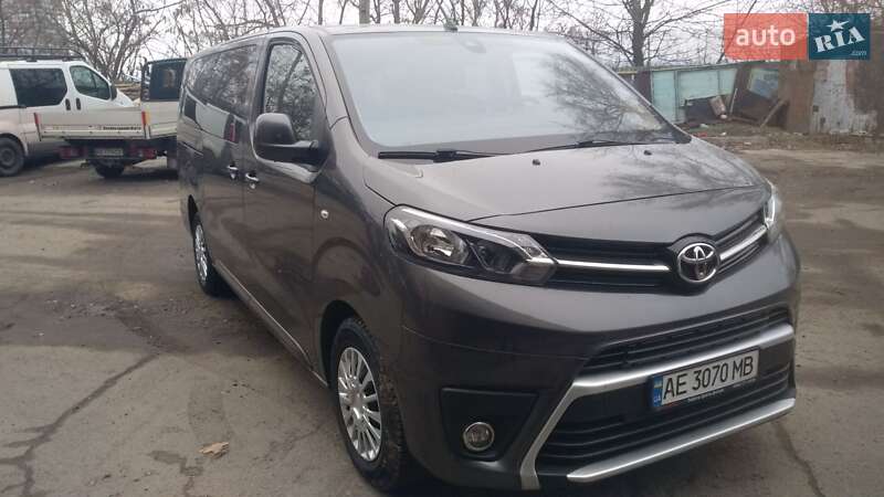 2019 toyota proace