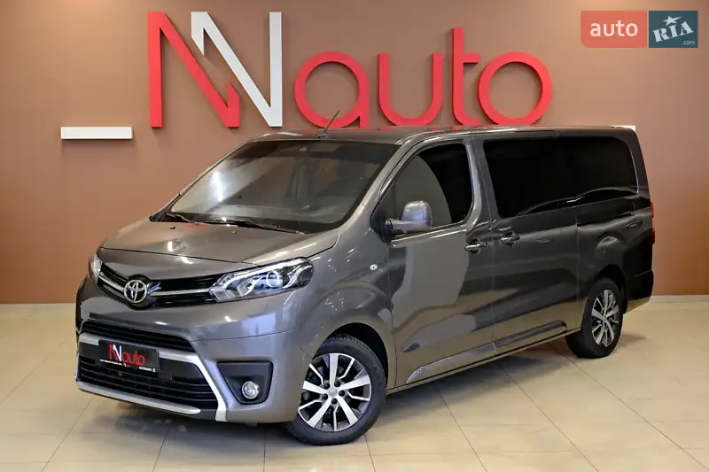 2022 toyota proace verso