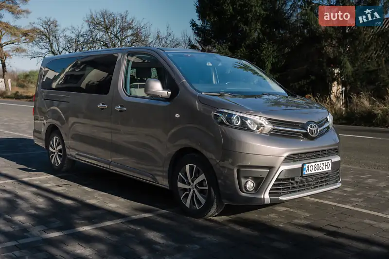 2023 toyota proace verso