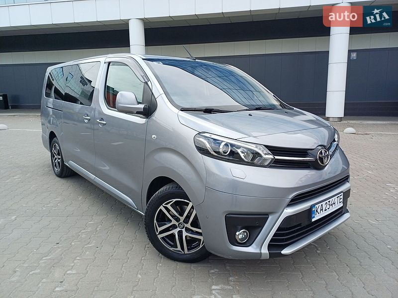 2021 toyota proace verso