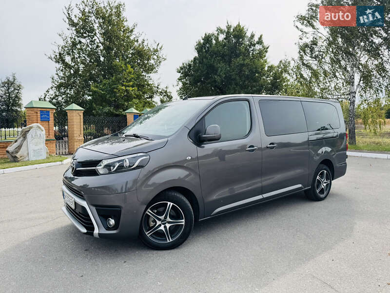 2019 toyota proace verso