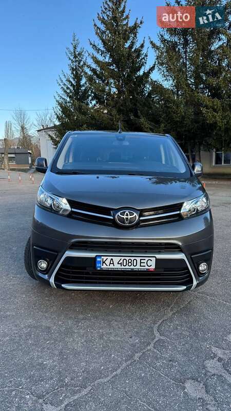 2021 toyota proace