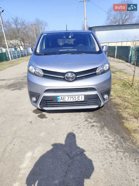 2021 toyota proace verso