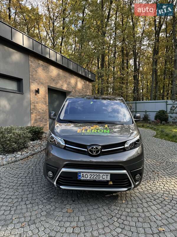 2021 toyota proace