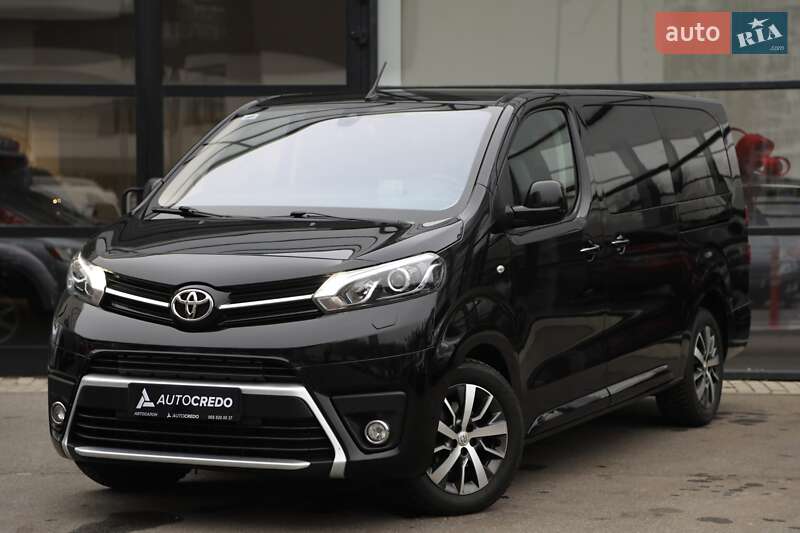 2021 toyota proace verso