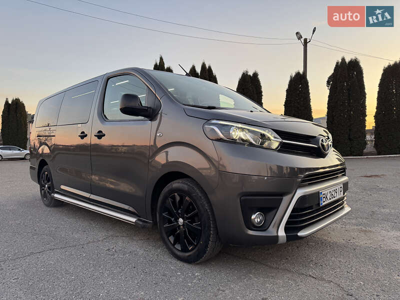 2020 toyota proace