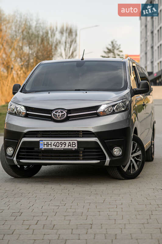 2019 toyota proace