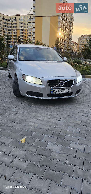 2013 volvo v70