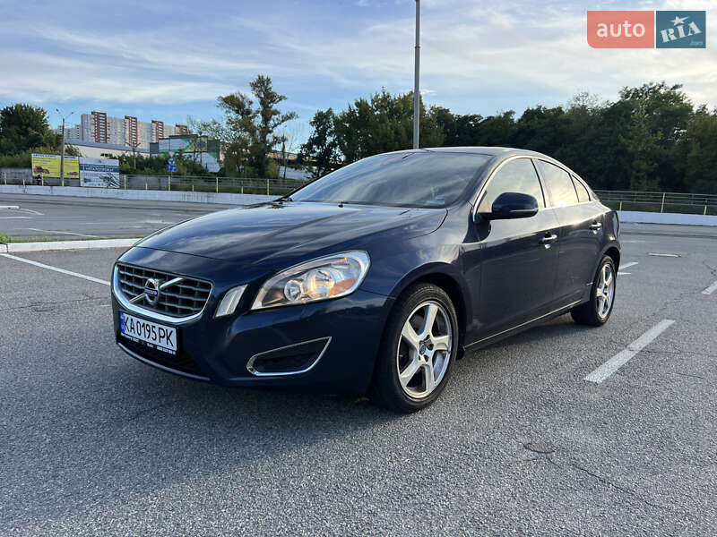 2013 VOLVO S60