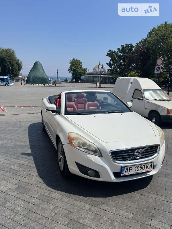 2010 volvo c70