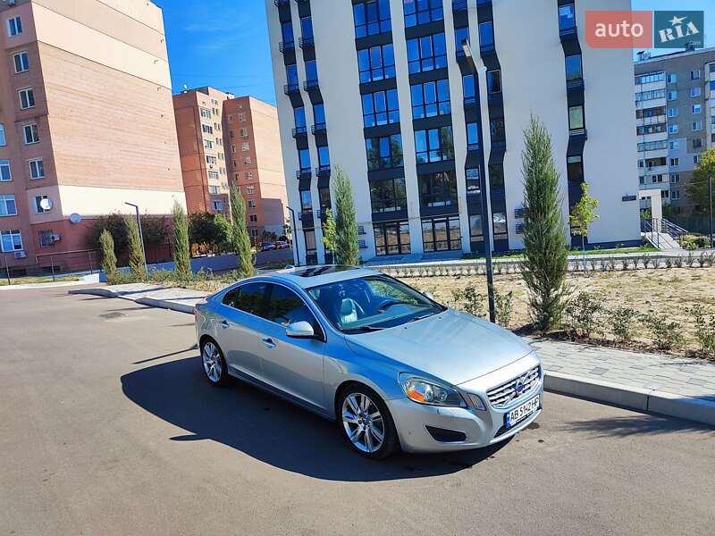 2012 VOLVO S60
