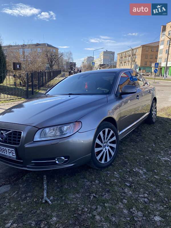 2011 volvo s80