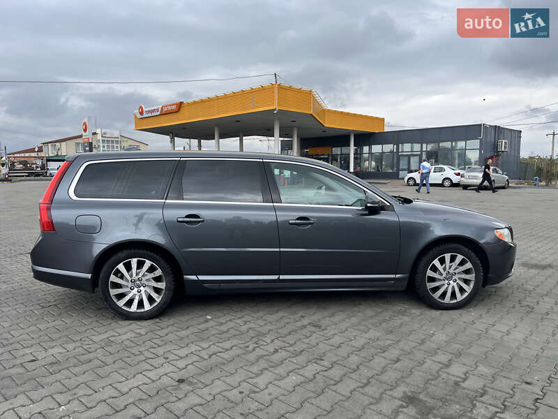 2010 volvo v70