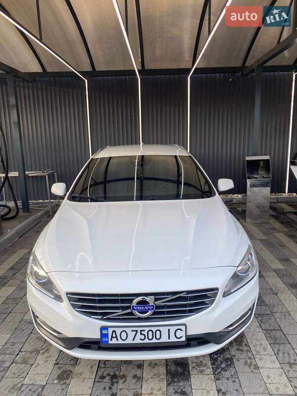 2017 volvo v60