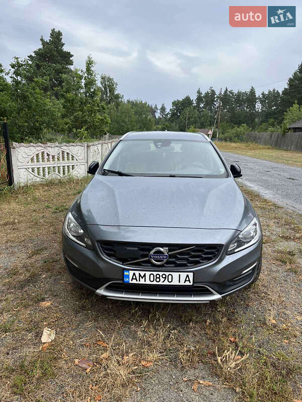 2016 volvo v60 cross country