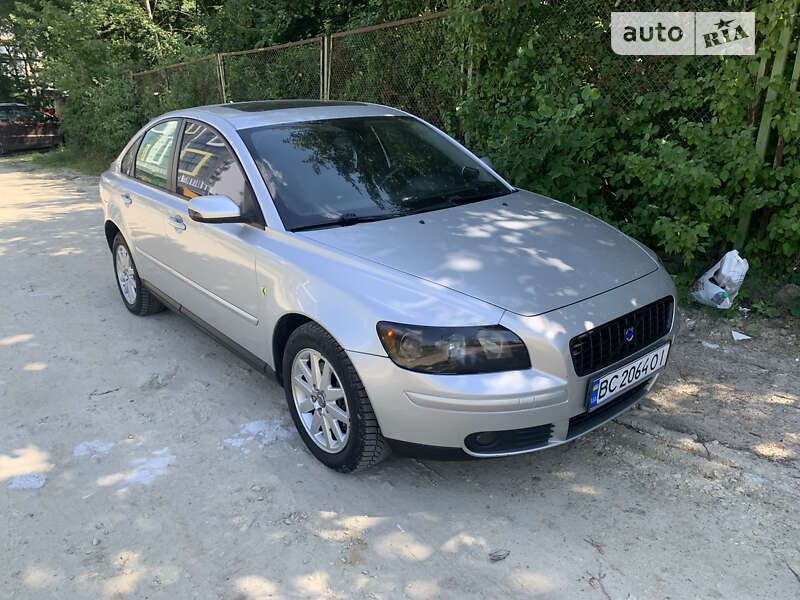 2005 volvo s40