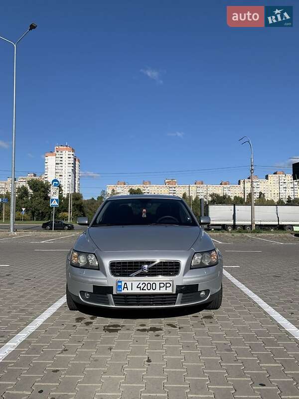 2005 volvo s40