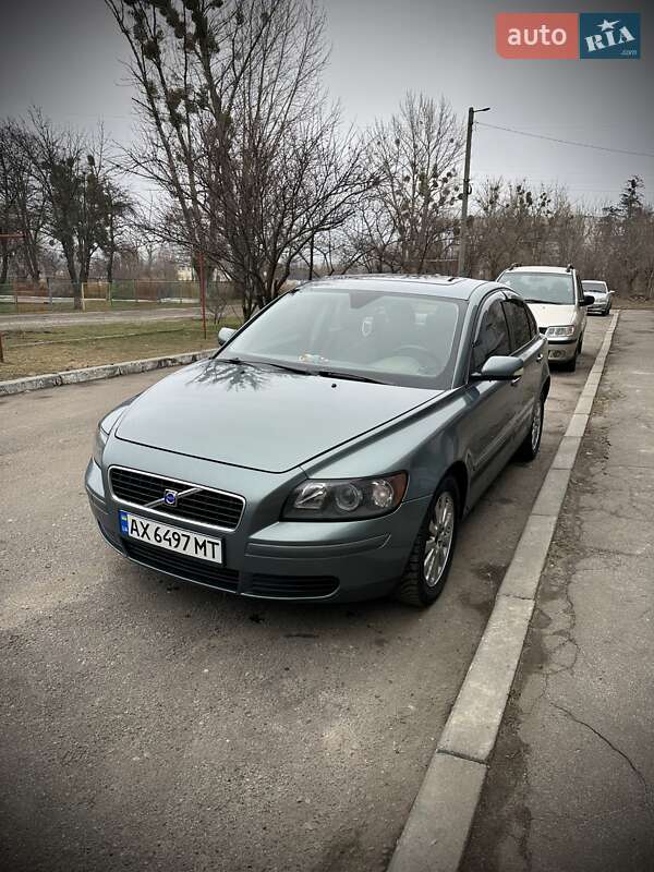 2005 volvo s40