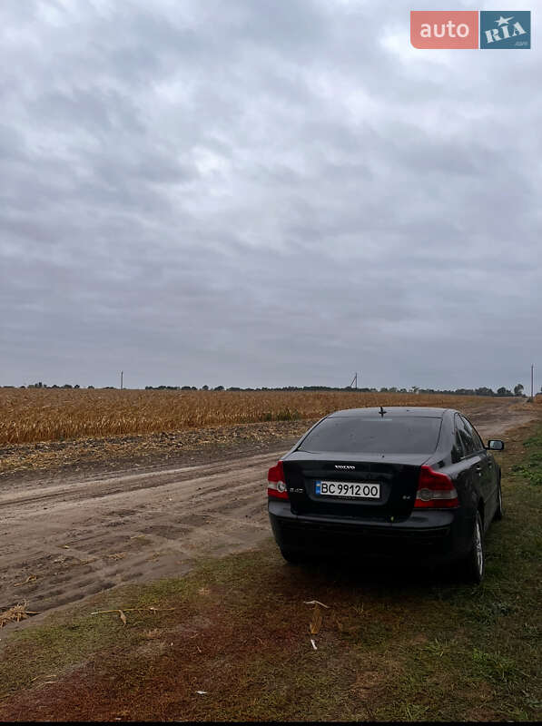 2004 volvo s40