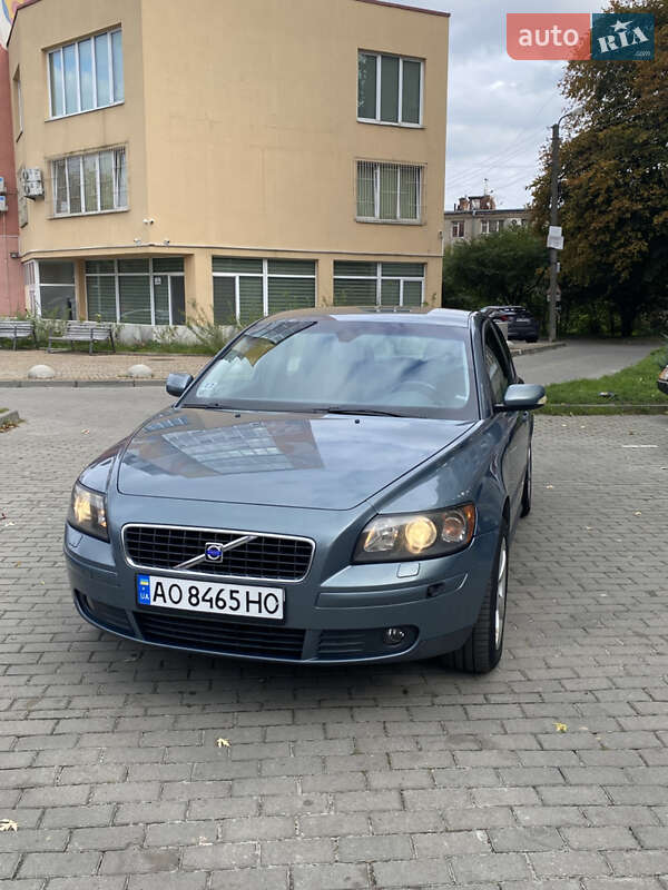 2004 volvo s40