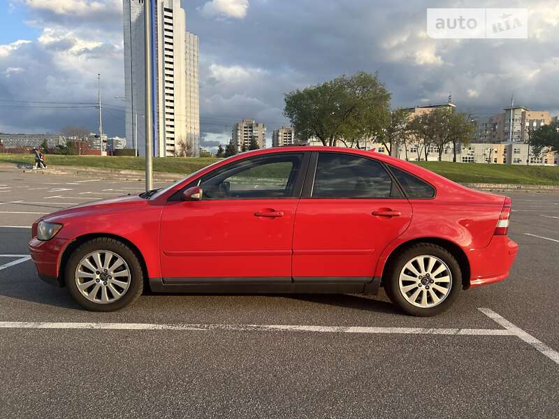 2005 volvo s40
