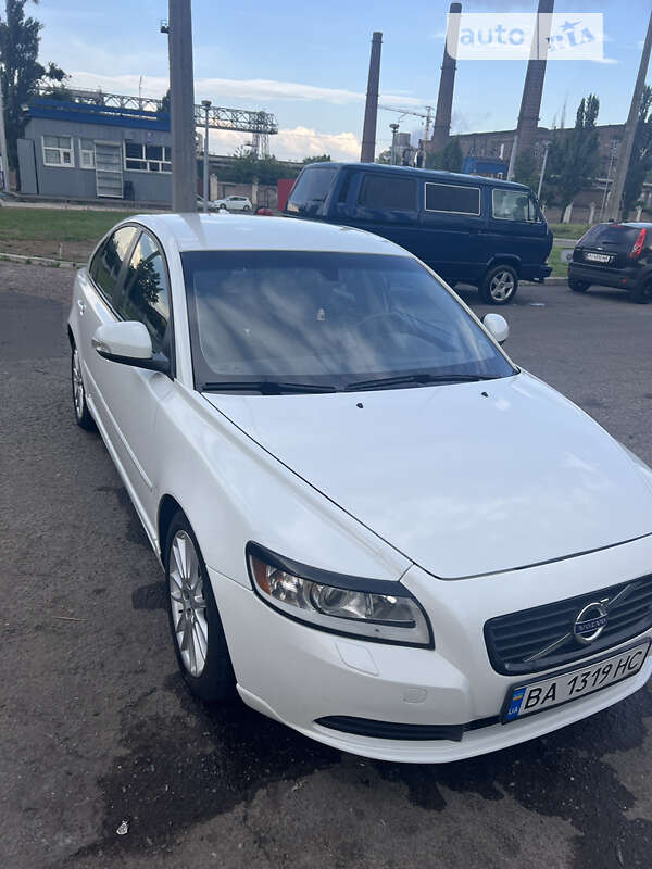 2011 volvo s40