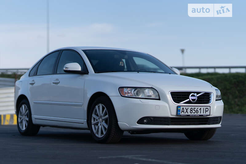 2011 volvo s40