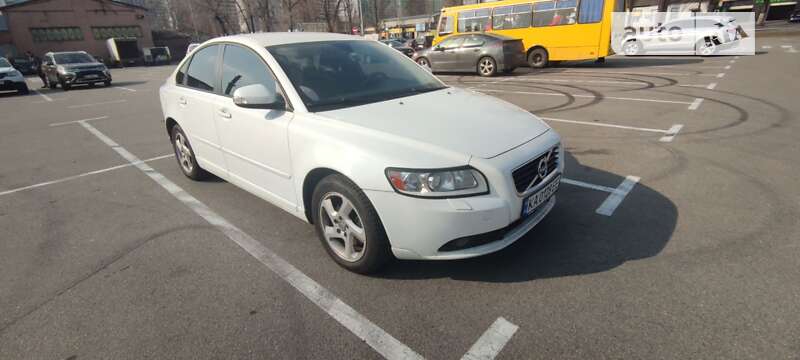 2011 volvo s40