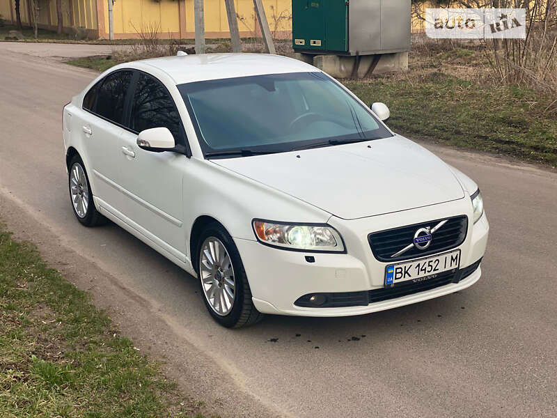 2011 volvo s40
