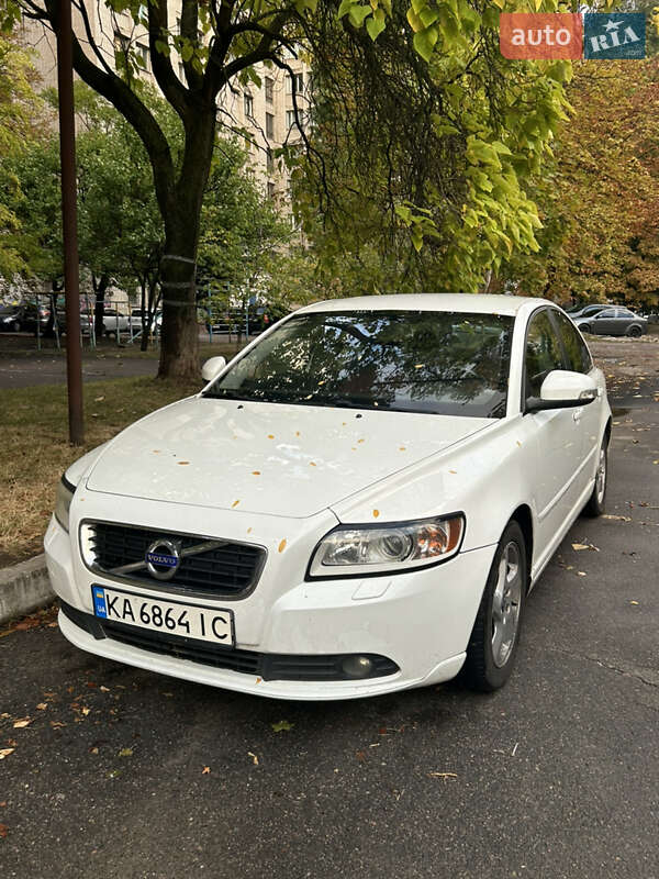 2011 volvo s40