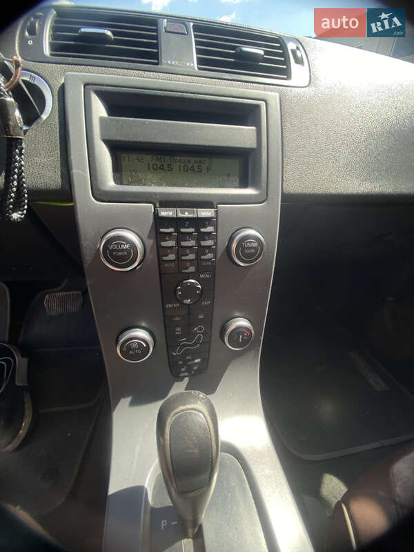 2011 volvo s40