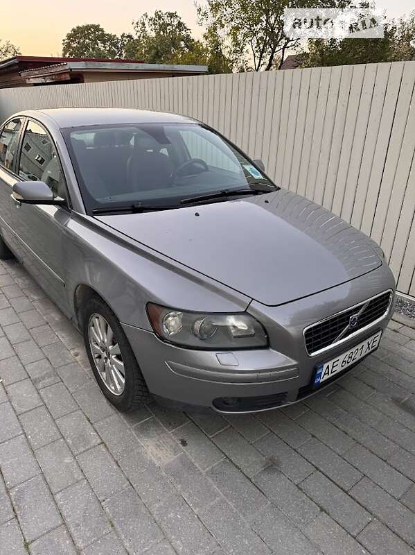 2004 volvo s40