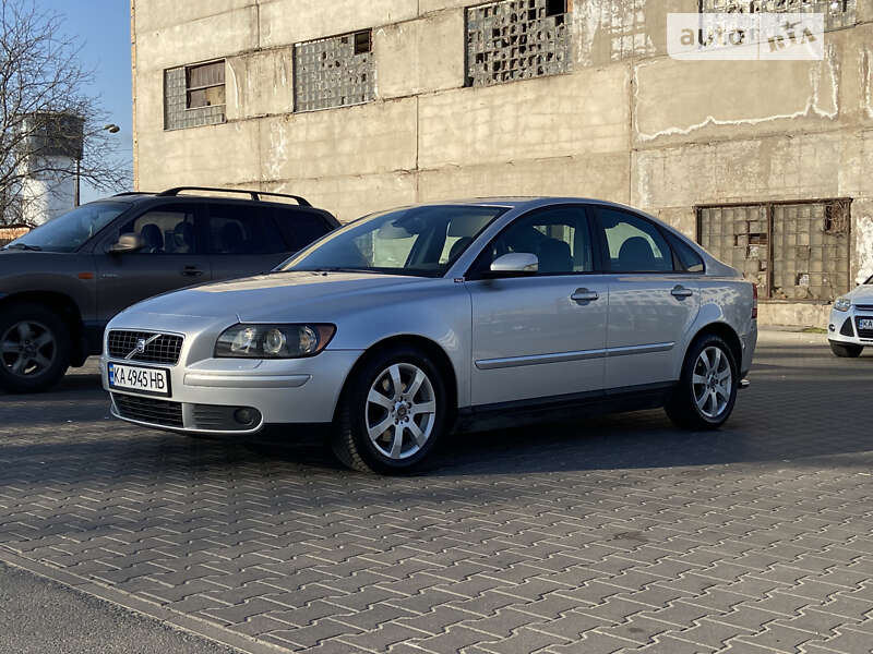 2005 volvo s40