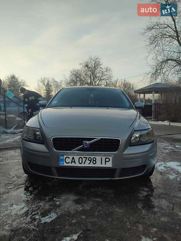 2004 volvo s40