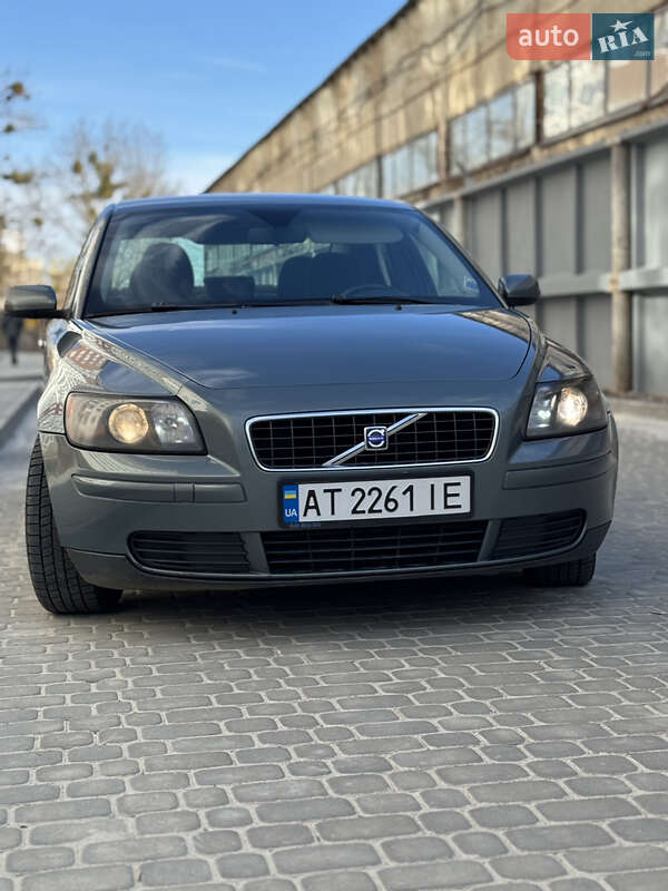 2004 volvo s40