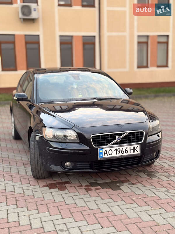 2005 volvo s40