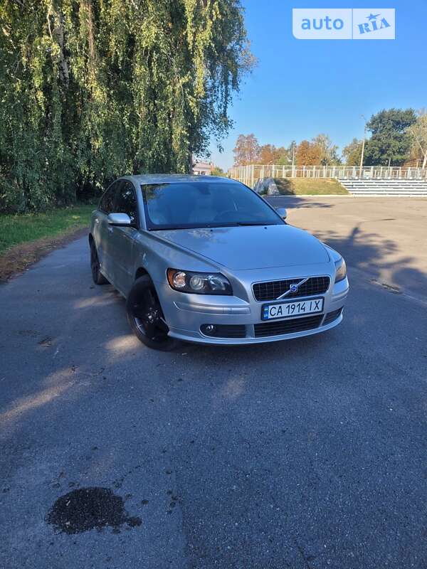 2004 volvo s40