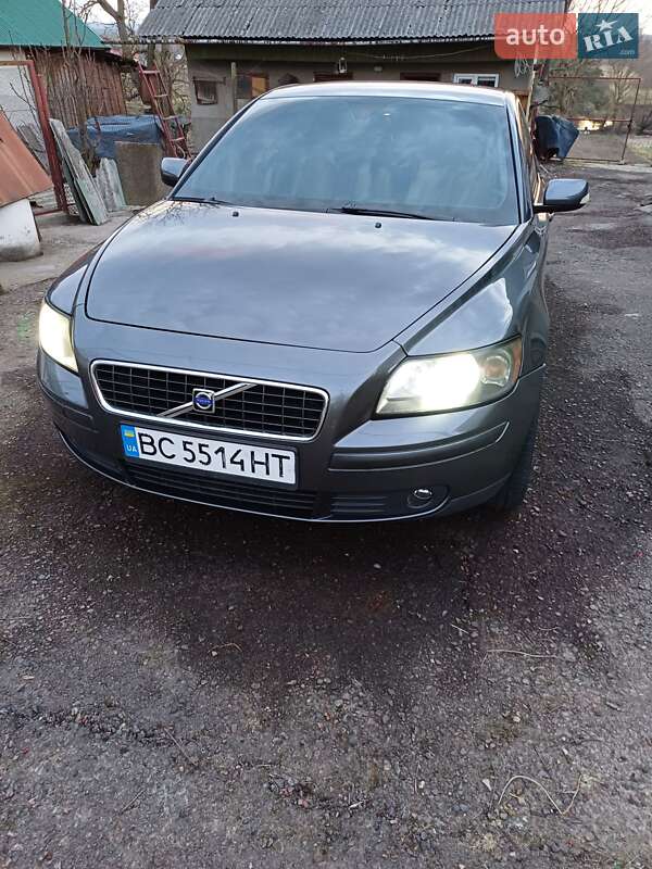 2005 volvo s40