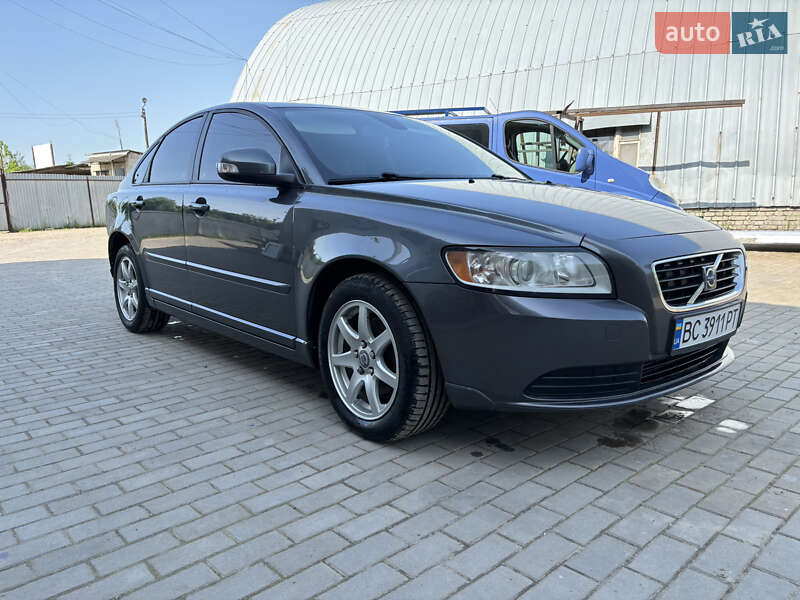 2009 volvo s40