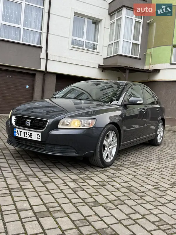2010 volvo s40