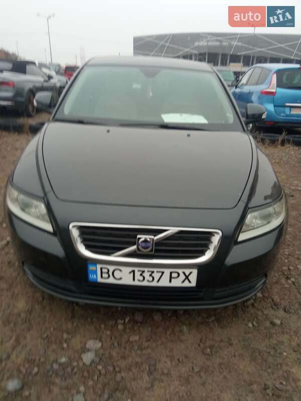 2010 volvo s40