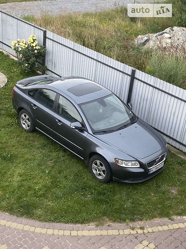 2010 volvo s40