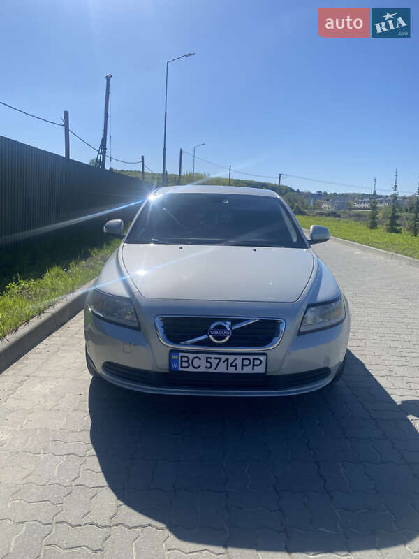 2010 volvo s40